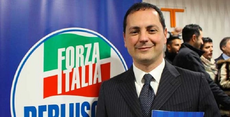 ‘Ndrangheta e voto di scambio, l’ex senatore Marco Siclari va ai domiciliari