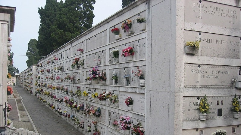 Loculi di cimitero