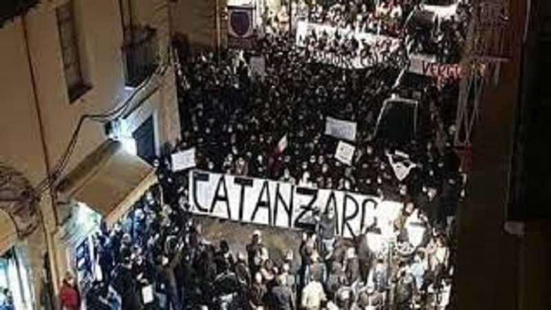Manifestazioni contro restrizioni Covid a Catanzaro